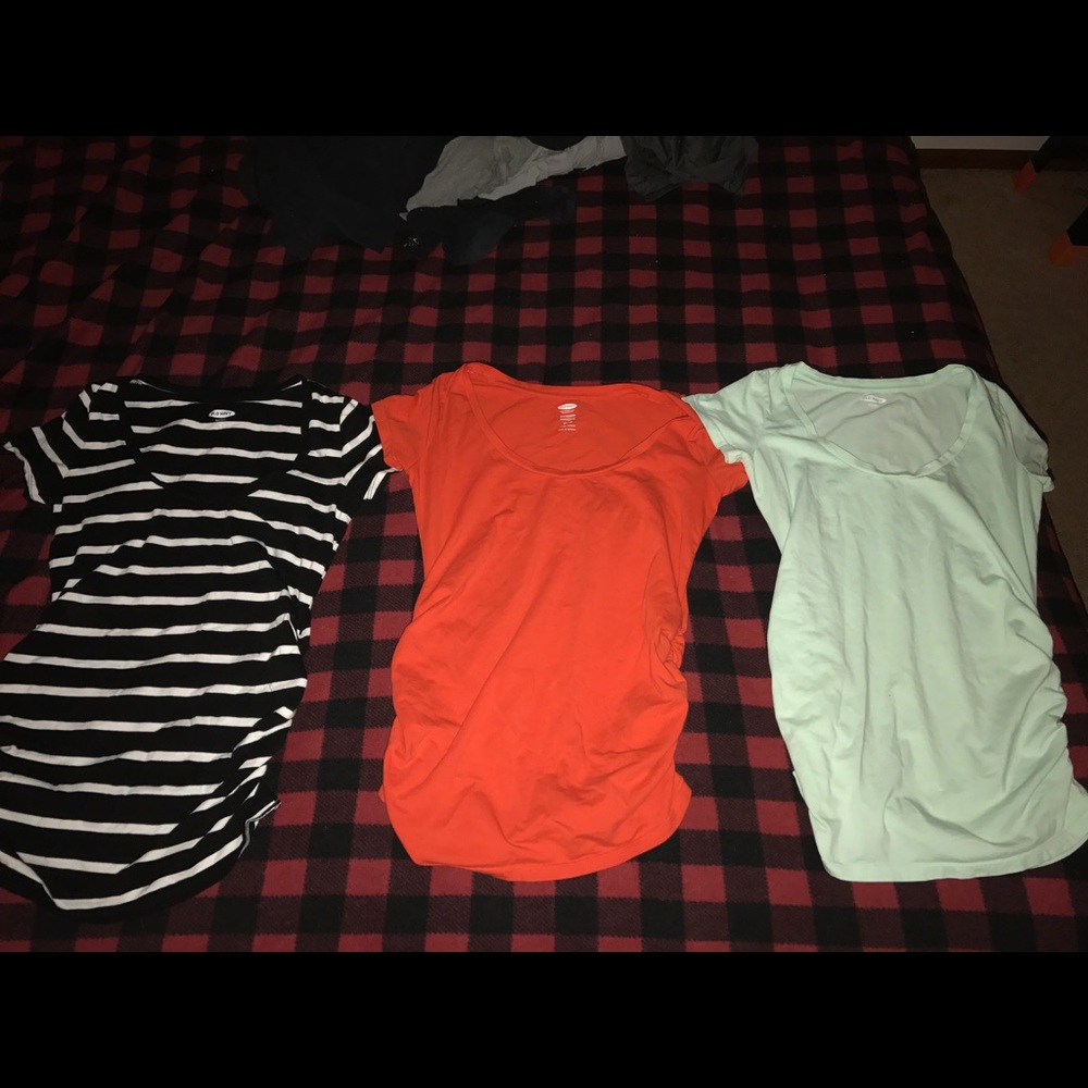 3 MATERNITY t-shirts
